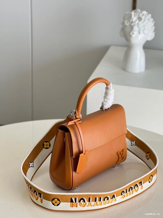WIS MINI VUITTON LOUIS CHANELUNY 0122